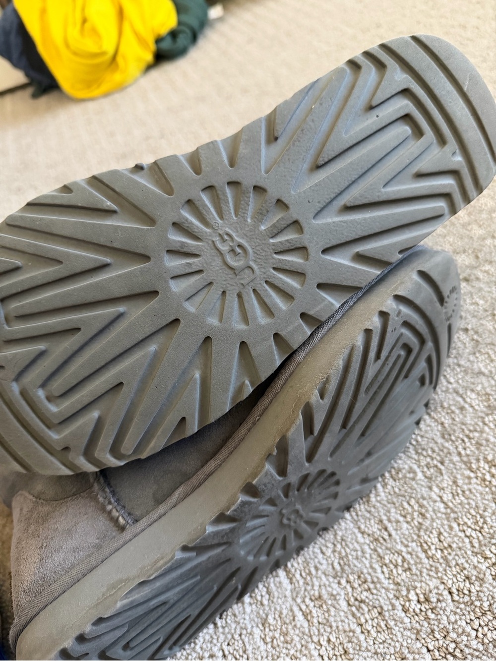 UGG Gray Short sz 8 - Picture 6 of 6